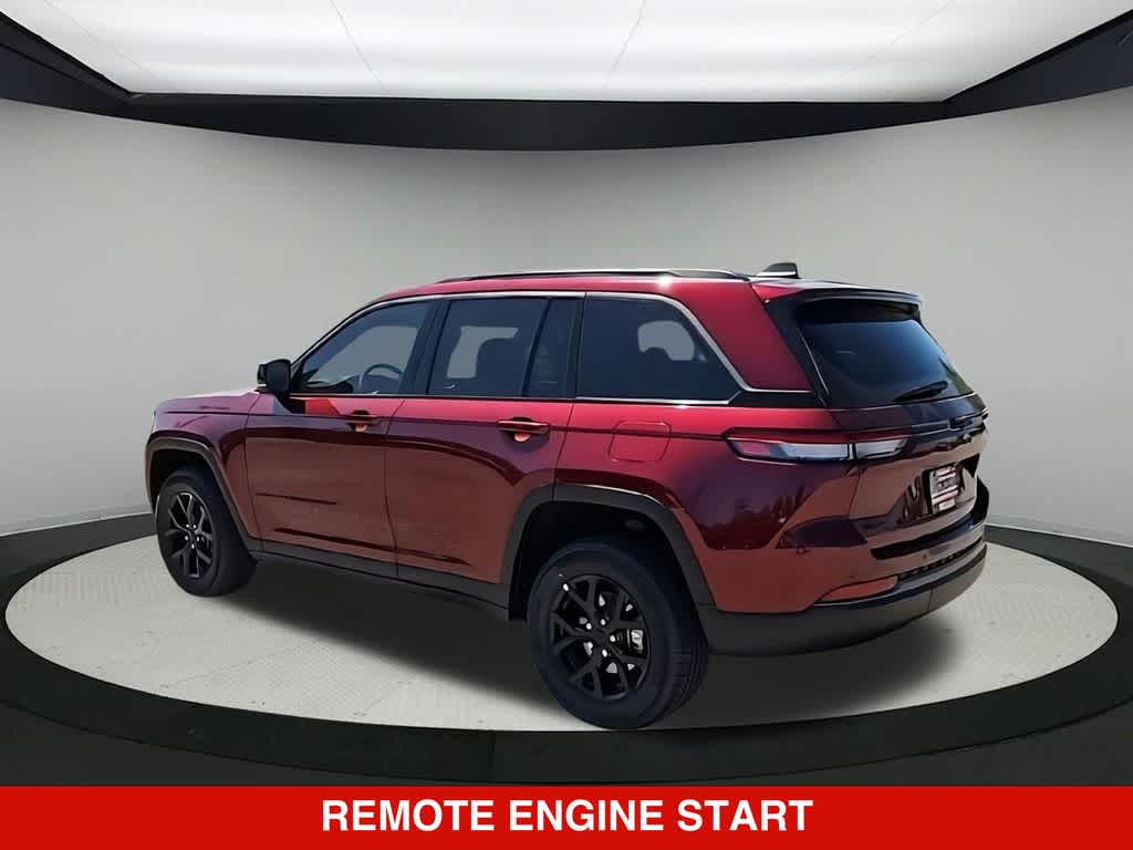 2026 Jeep Grand Cherokee Laredo Altitude