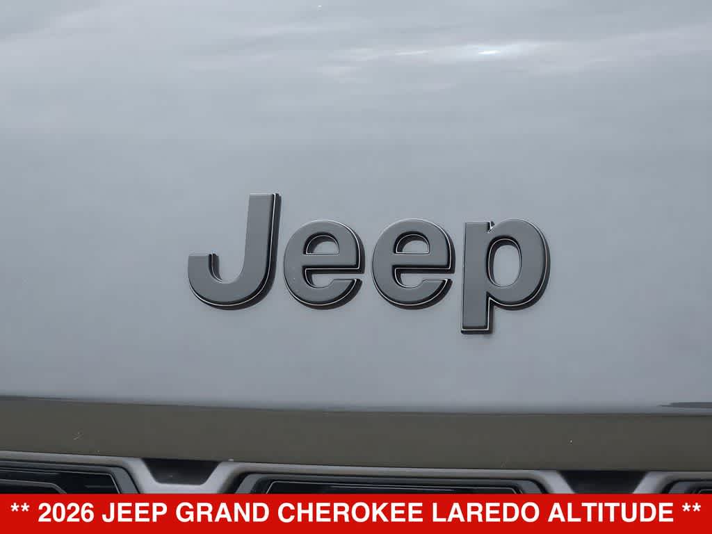 2026 Jeep Grand Cherokee Laredo Altitude