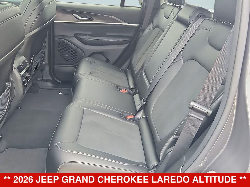 2026 Jeep Grand Cherokee Laredo Altitude