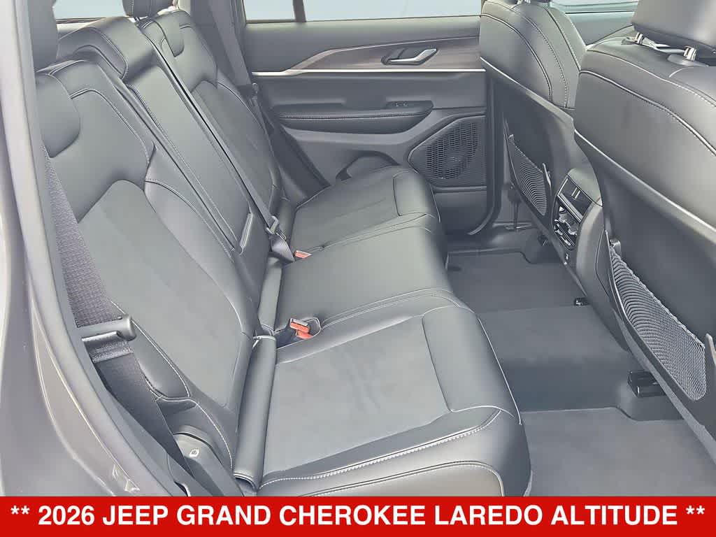 2026 Jeep Grand Cherokee Laredo Altitude
