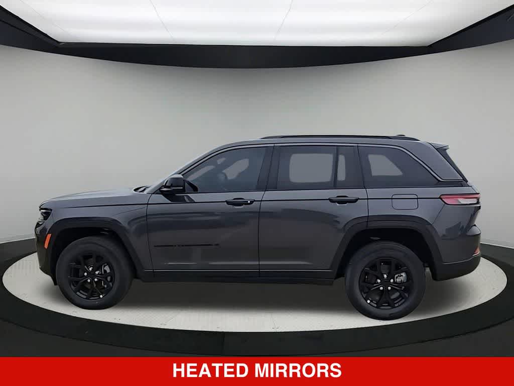 2026 Jeep Grand Cherokee Laredo Altitude