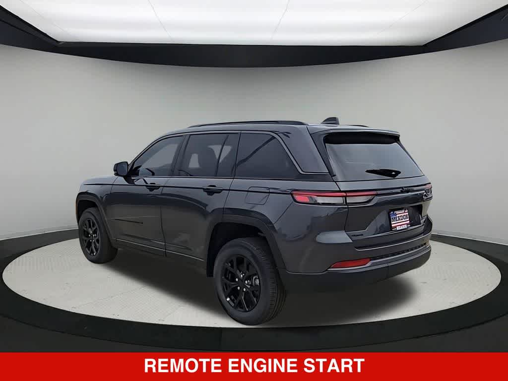 2026 Jeep Grand Cherokee Laredo Altitude