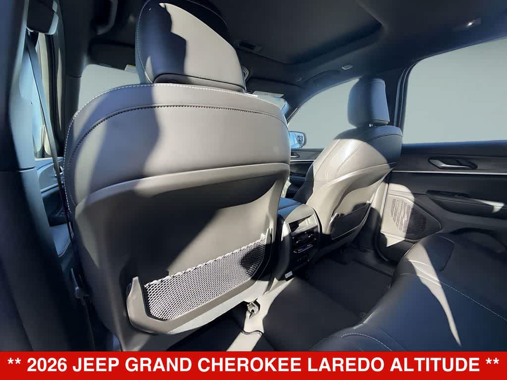 2026 Jeep Grand Cherokee Laredo Altitude