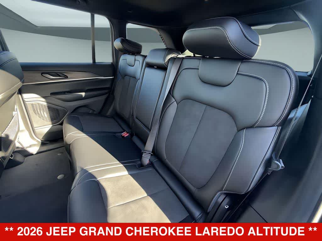 2026 Jeep Grand Cherokee Laredo Altitude