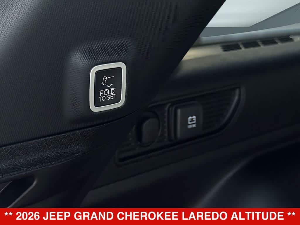 2026 Jeep Grand Cherokee Laredo Altitude