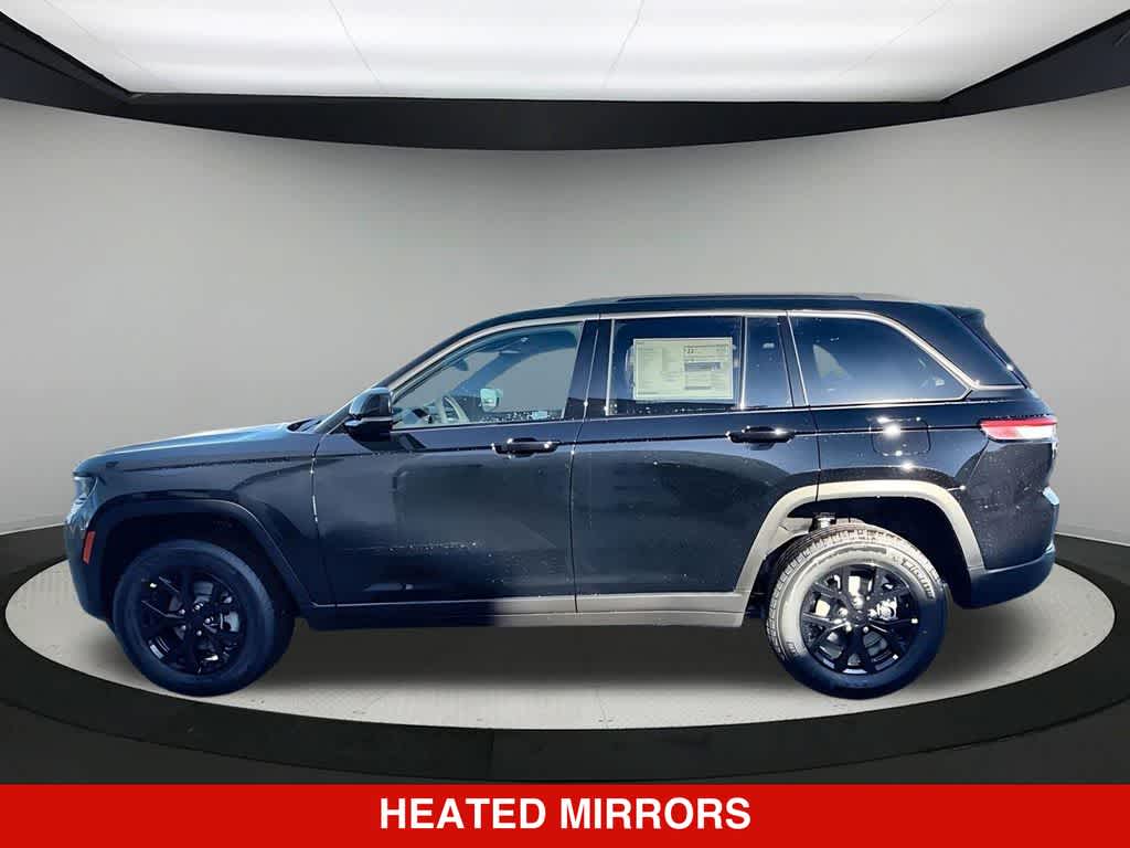 2026 Jeep Grand Cherokee Laredo Altitude