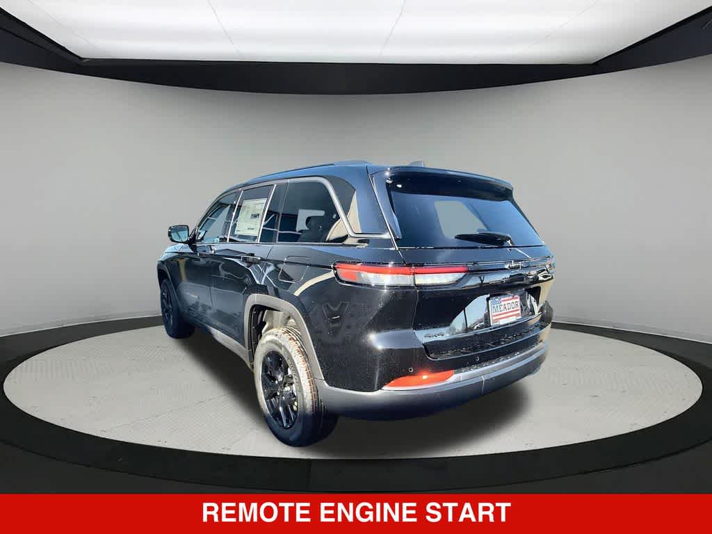 2026 Jeep Grand Cherokee Laredo Altitude