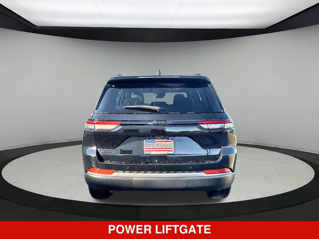 2026 Jeep Grand Cherokee Laredo Altitude