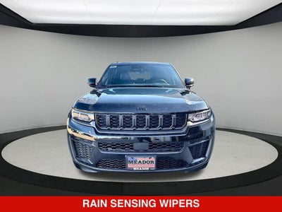 2026 Jeep Grand Cherokee Laredo Altitude