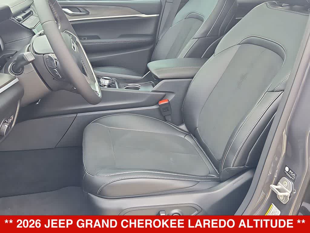 2026 Jeep Grand Cherokee Laredo Altitude