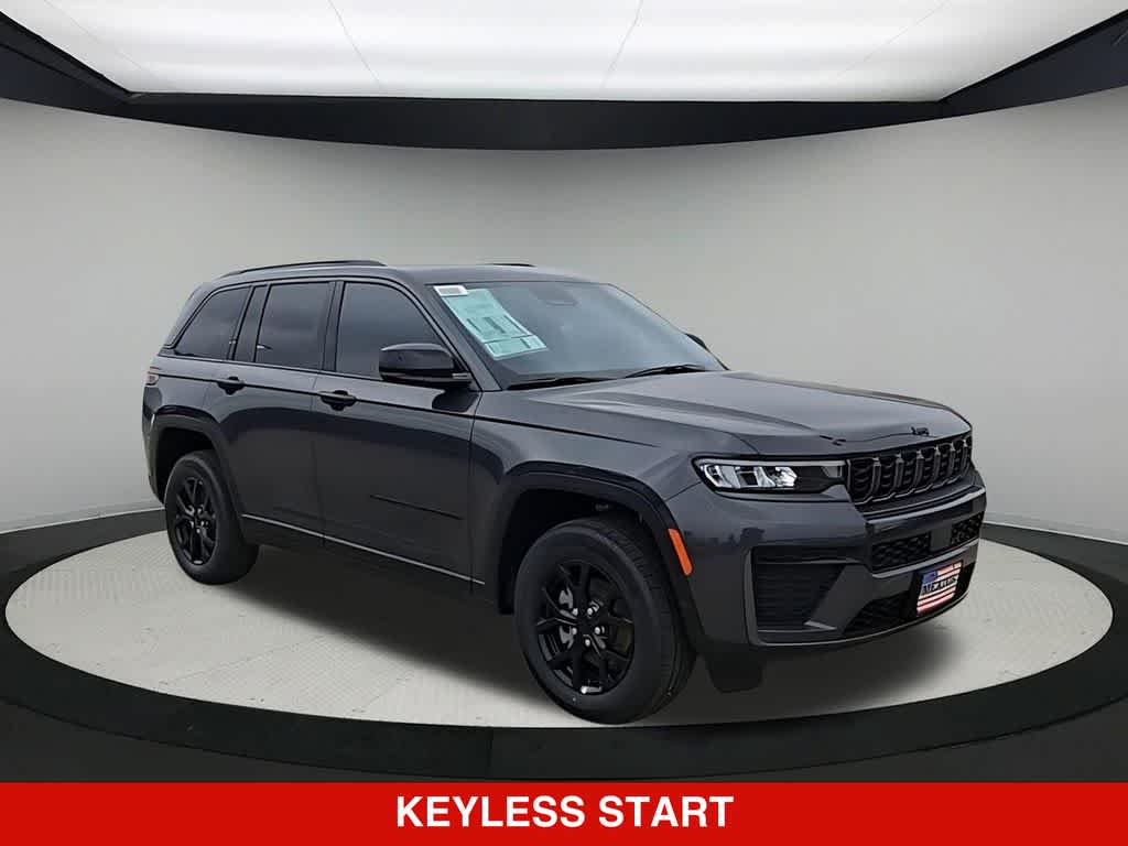 2026 Jeep Grand Cherokee Laredo Altitude