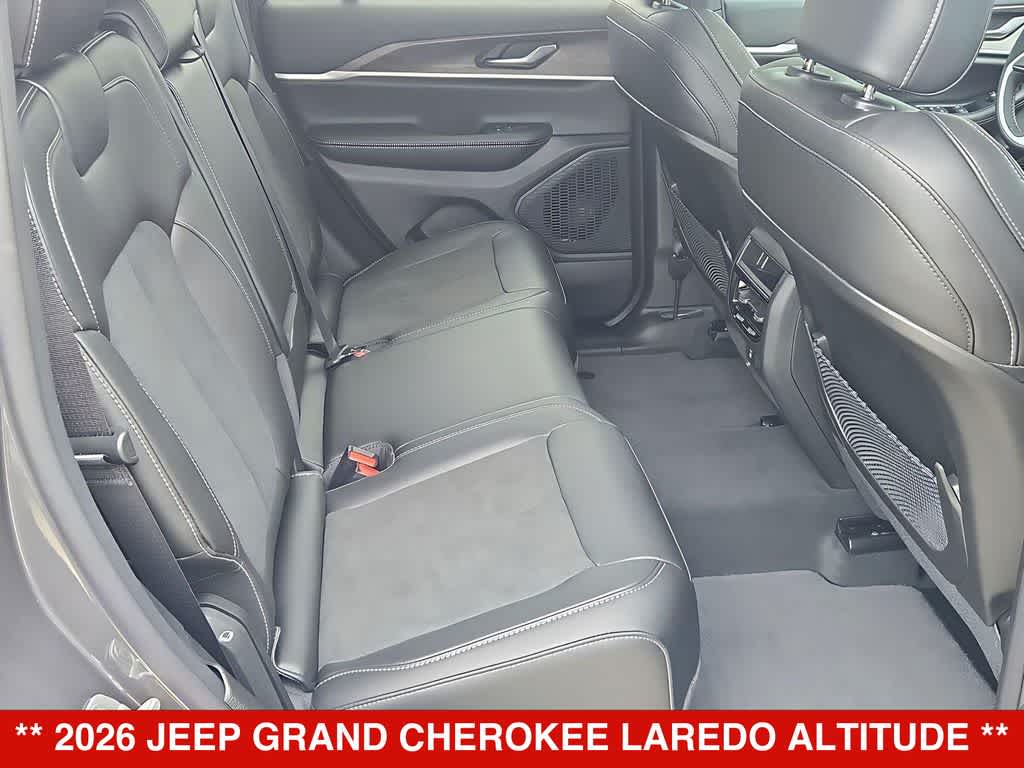 2026 Jeep Grand Cherokee Laredo Altitude
