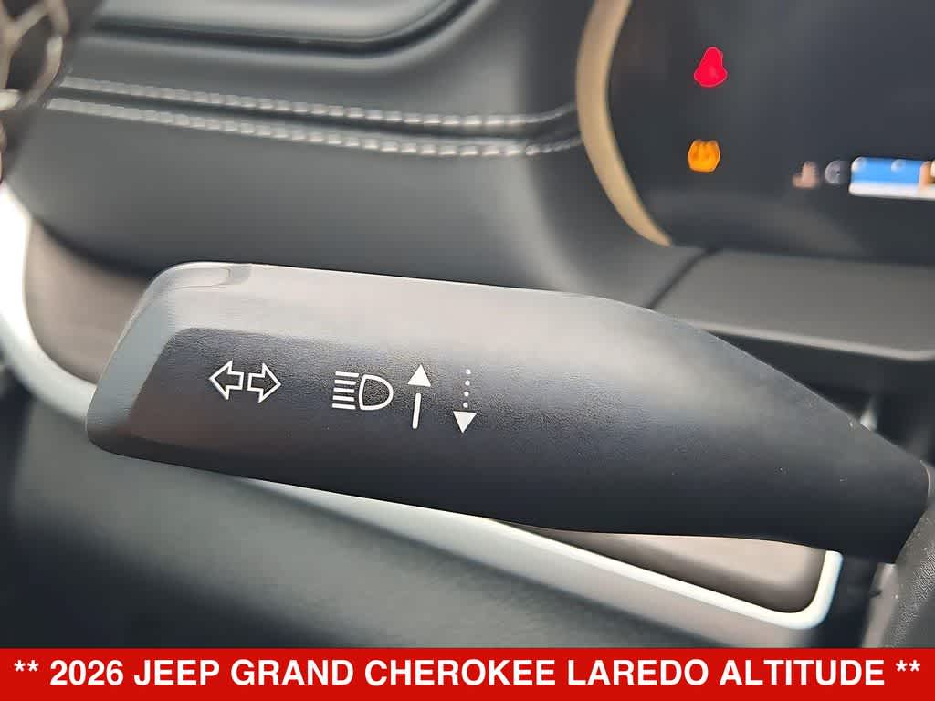 2026 Jeep Grand Cherokee Laredo Altitude