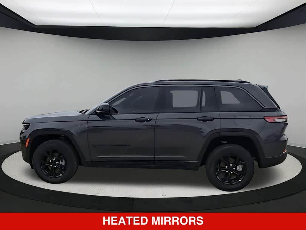 2026 Jeep Grand Cherokee Laredo Altitude