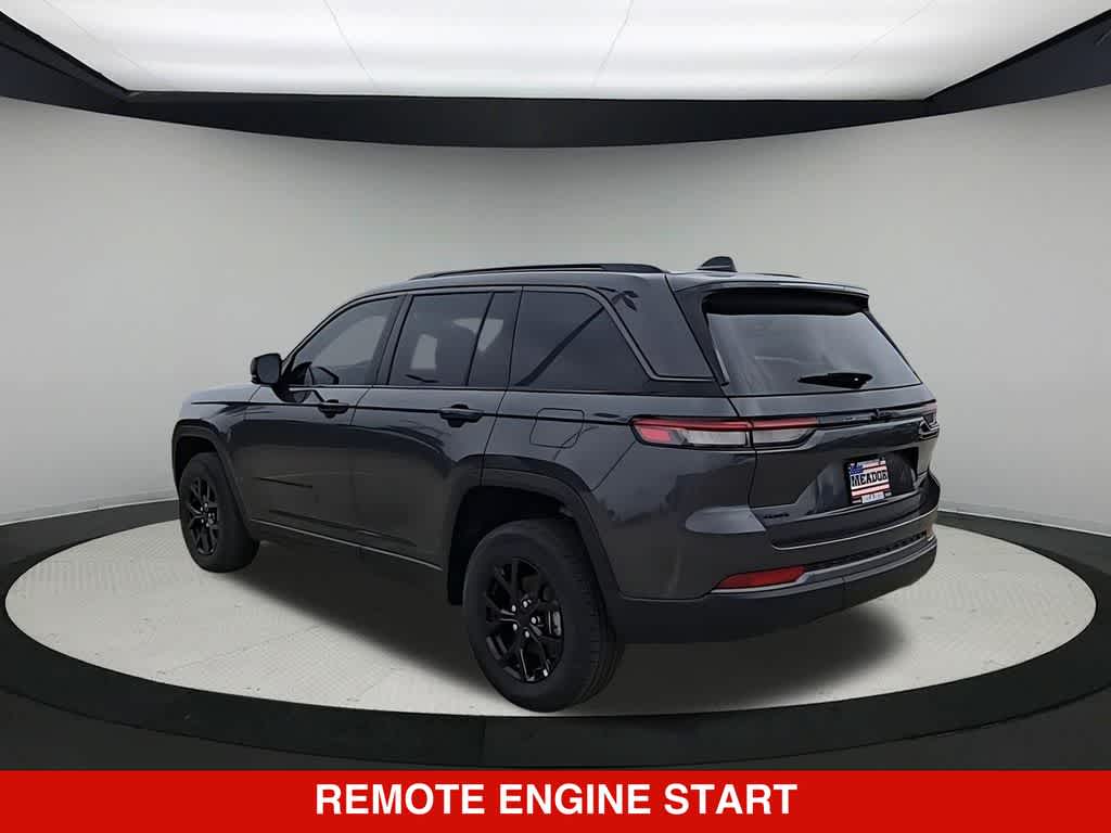 2026 Jeep Grand Cherokee Laredo Altitude