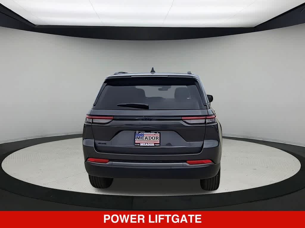 2026 Jeep Grand Cherokee Laredo Altitude