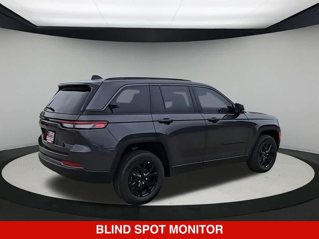 2026 Jeep Grand Cherokee Laredo Altitude