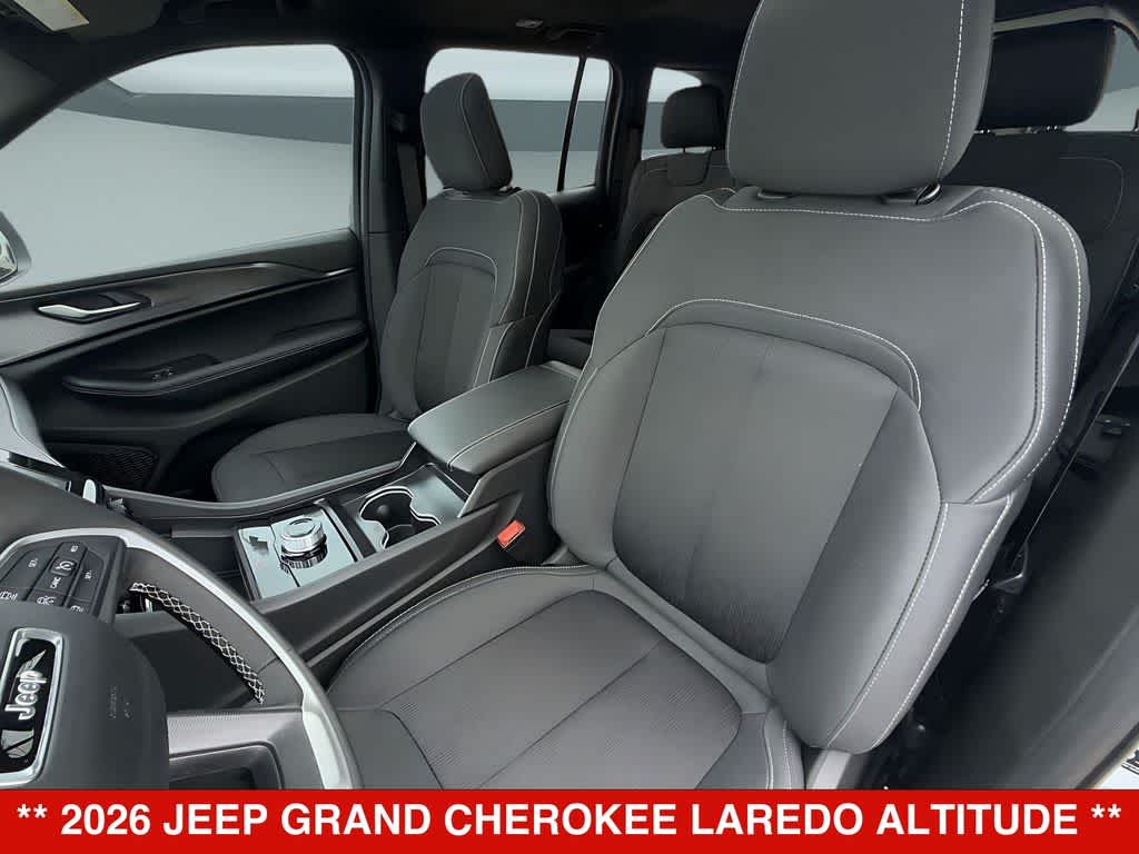 2026 Jeep Grand Cherokee Laredo Altitude