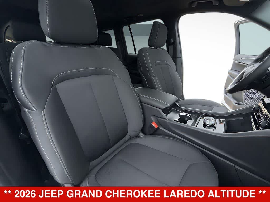 2026 Jeep Grand Cherokee Laredo Altitude