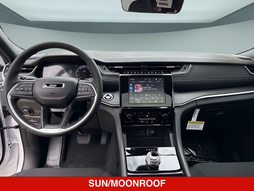 2026 Jeep Grand Cherokee Laredo Altitude