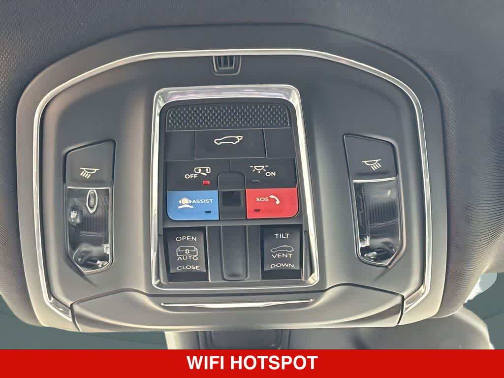 2026 Jeep Grand Cherokee Laredo Altitude