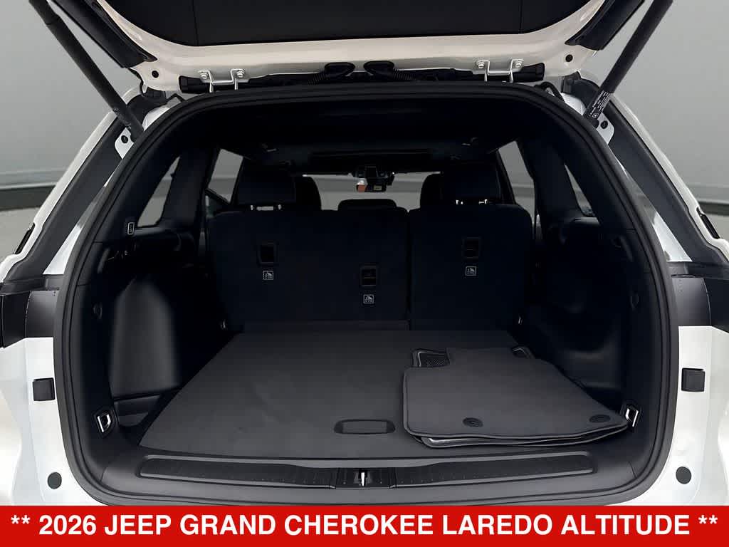 2026 Jeep Grand Cherokee Laredo Altitude