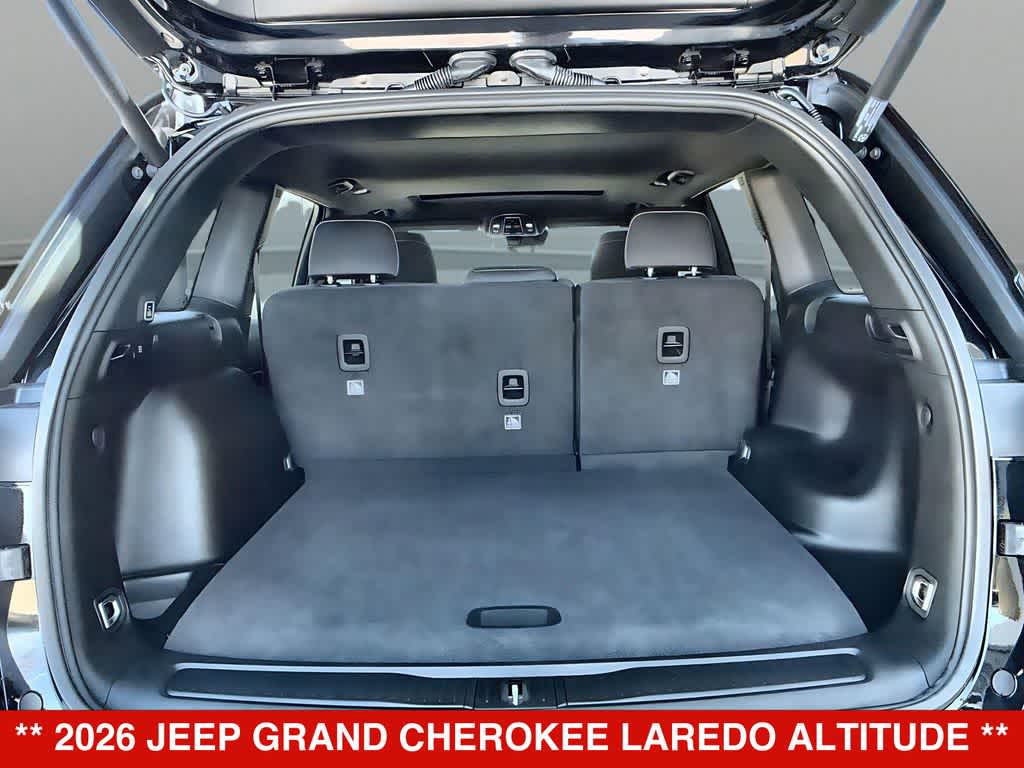2026 Jeep Grand Cherokee Laredo Altitude