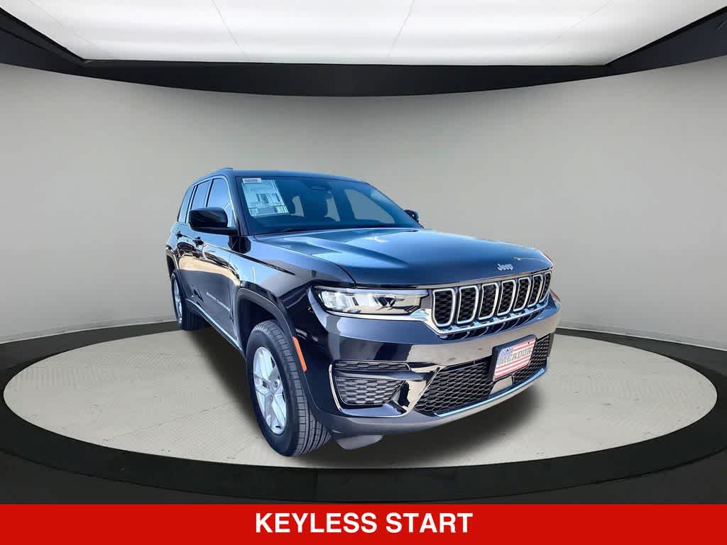 2026 Jeep Grand Cherokee Laredo Altitude