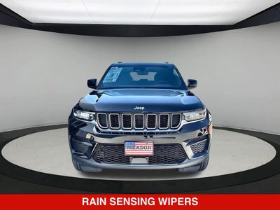 2026 Jeep Grand Cherokee Laredo Altitude