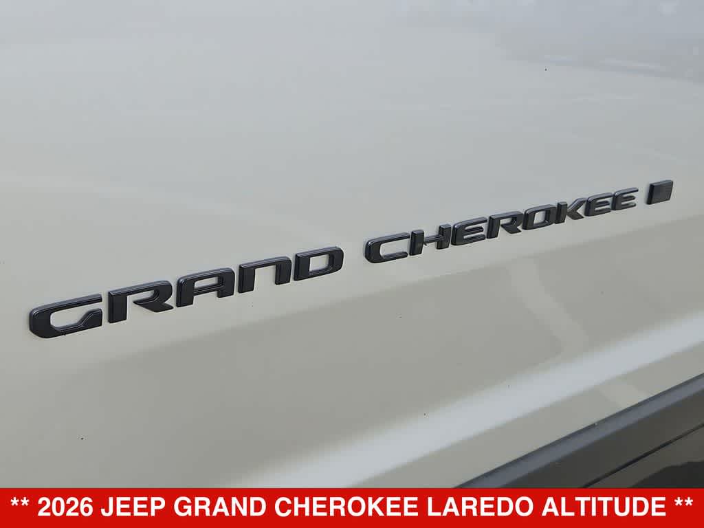 2026 Jeep Grand Cherokee Laredo Altitude