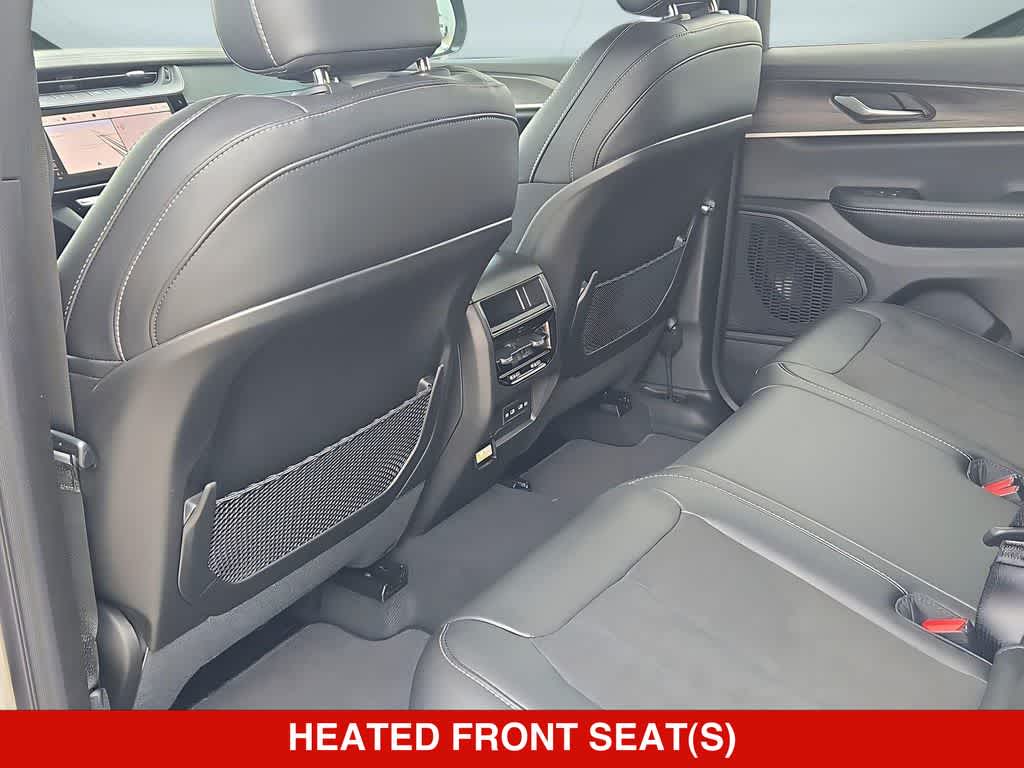 2026 Jeep Grand Cherokee Laredo Altitude