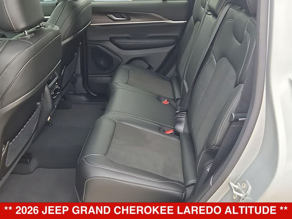 2026 Jeep Grand Cherokee Laredo Altitude