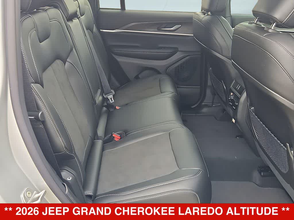 2026 Jeep Grand Cherokee Laredo Altitude