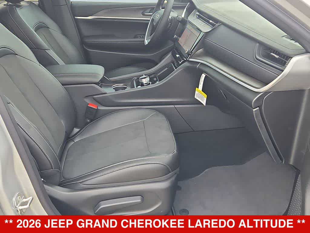 2026 Jeep Grand Cherokee Laredo Altitude