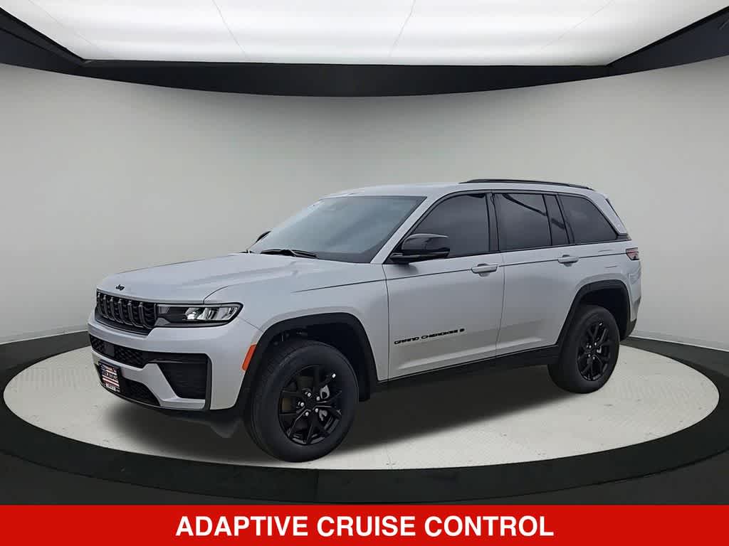 2026 Jeep Grand Cherokee Laredo Altitude