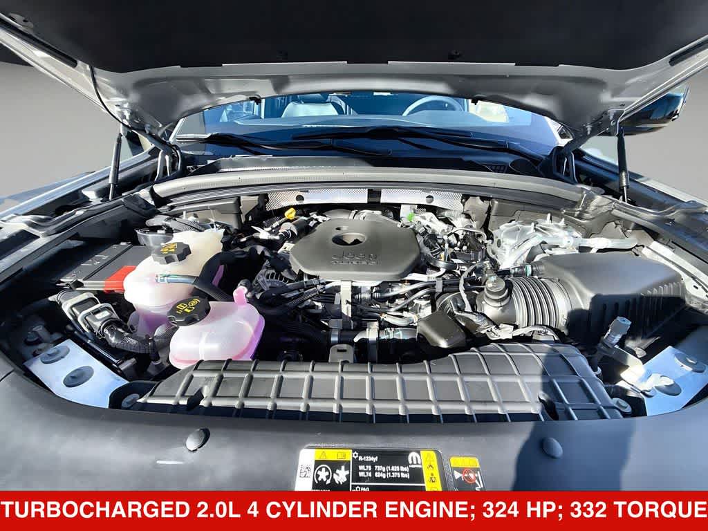 2026 Jeep Grand Cherokee Laredo Altitude