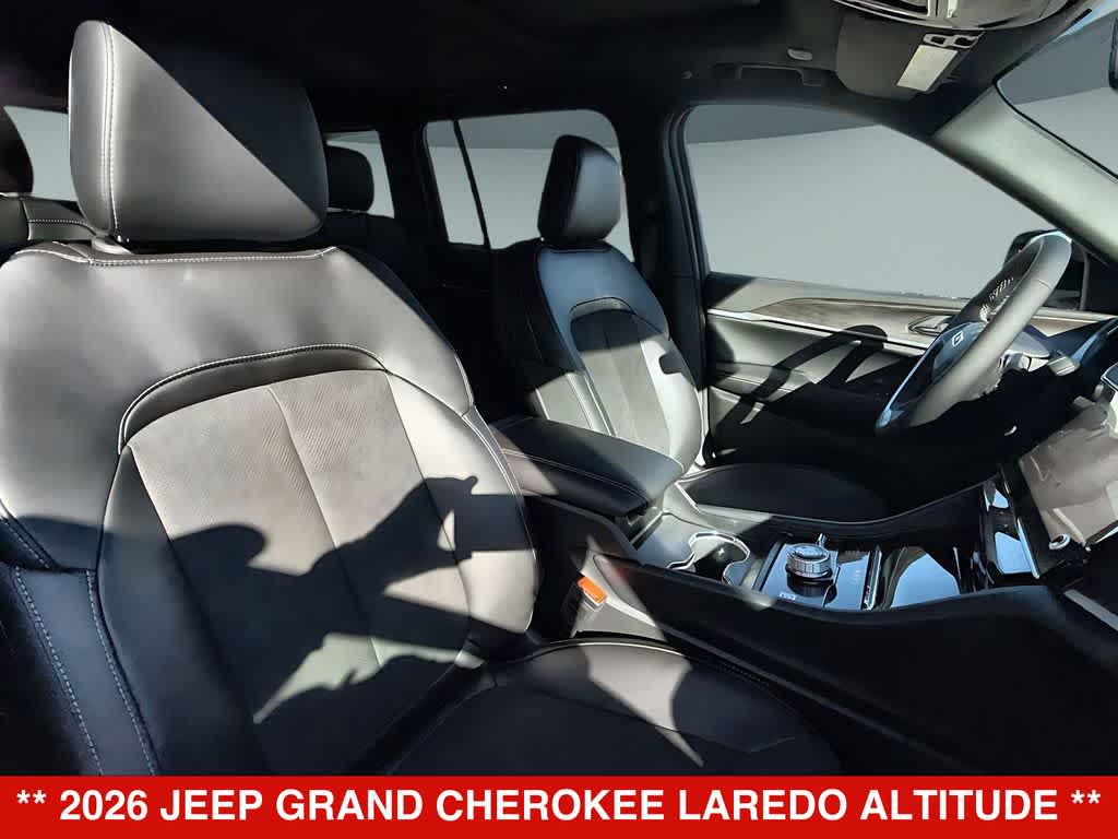 2026 Jeep Grand Cherokee Laredo Altitude