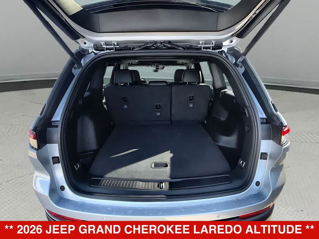 2026 Jeep Grand Cherokee Laredo Altitude