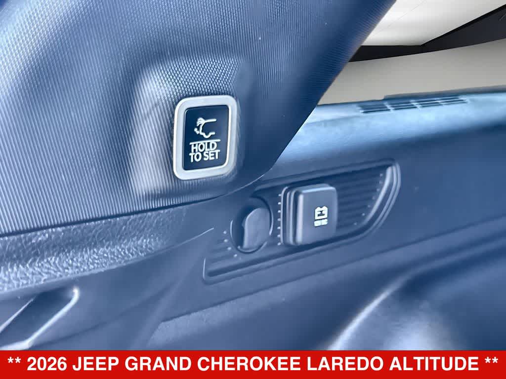 2026 Jeep Grand Cherokee Laredo Altitude