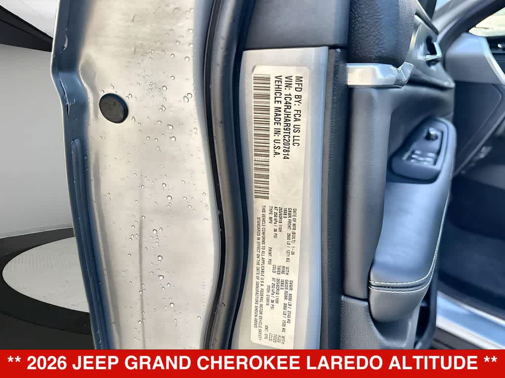 2026 Jeep Grand Cherokee Laredo Altitude