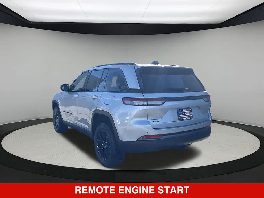 2026 Jeep Grand Cherokee Laredo Altitude