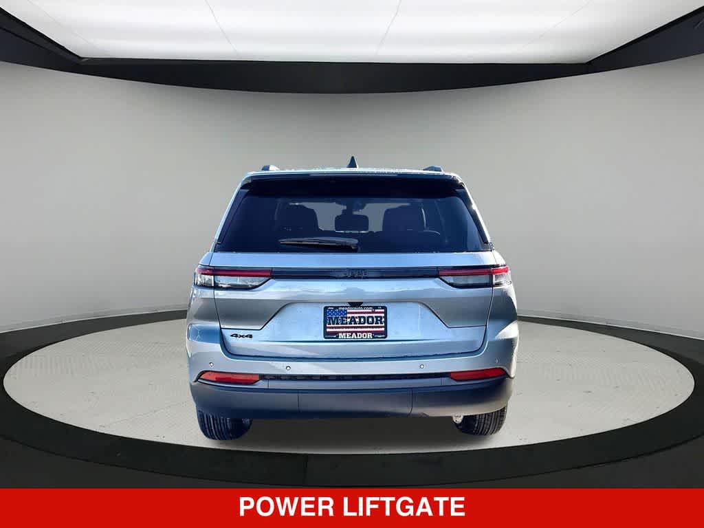 2026 Jeep Grand Cherokee Laredo Altitude
