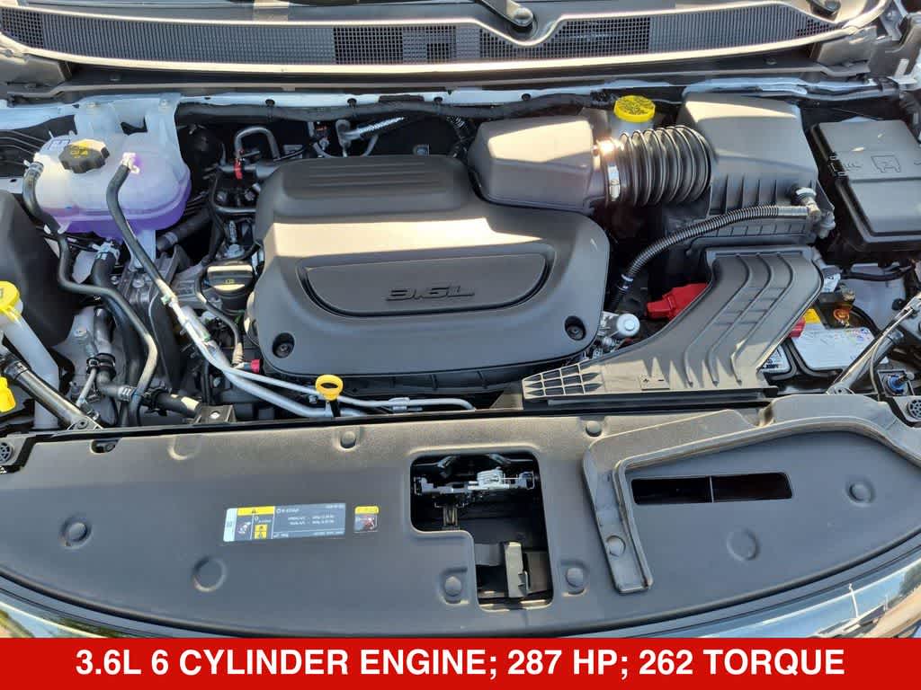 2027 Chrysler Pacifica Select