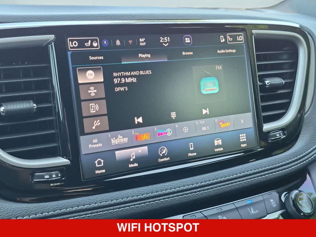 2027 Chrysler Pacifica Select