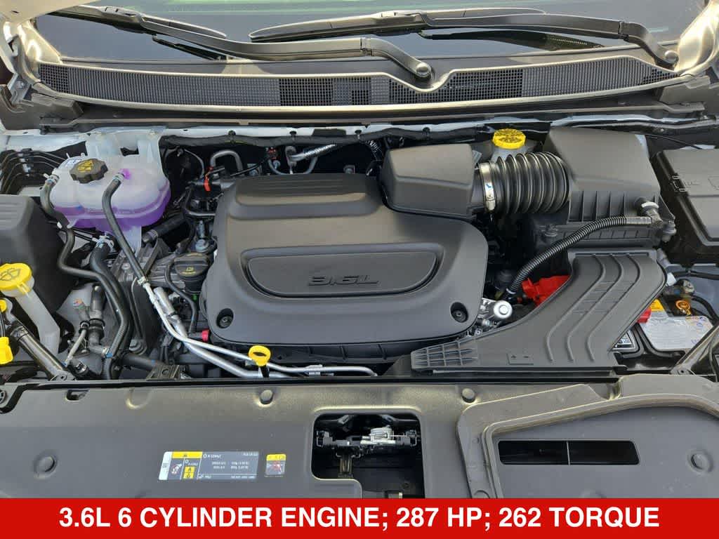 2027 Chrysler Pacifica Select