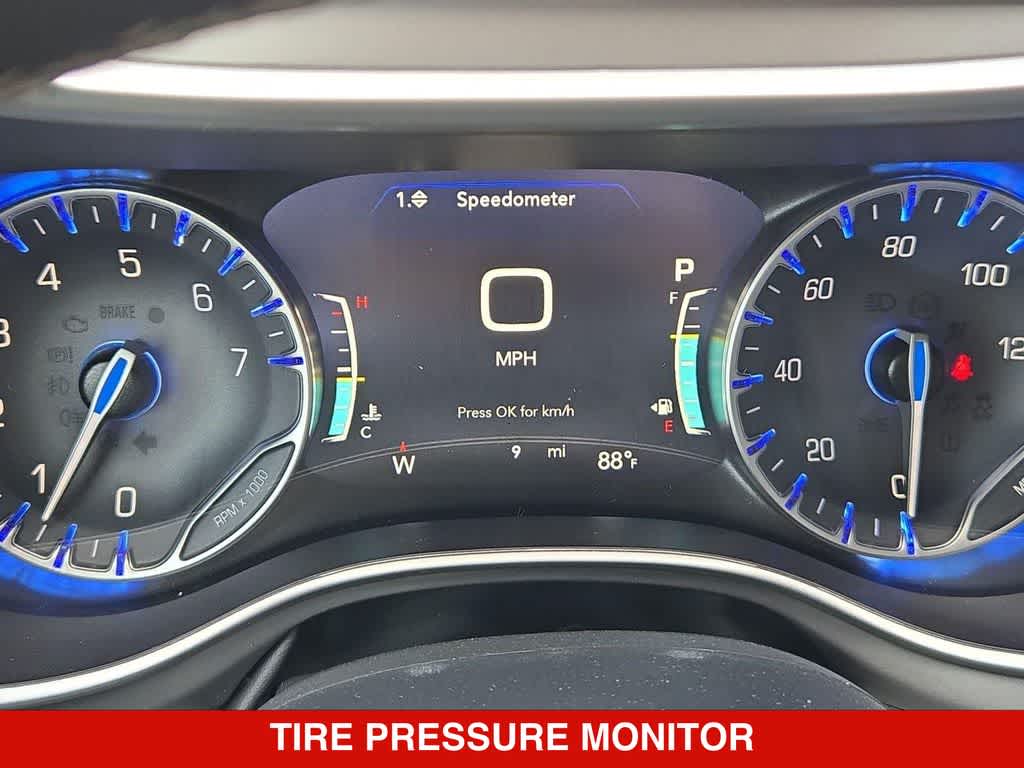 2027 Chrysler Pacifica Select