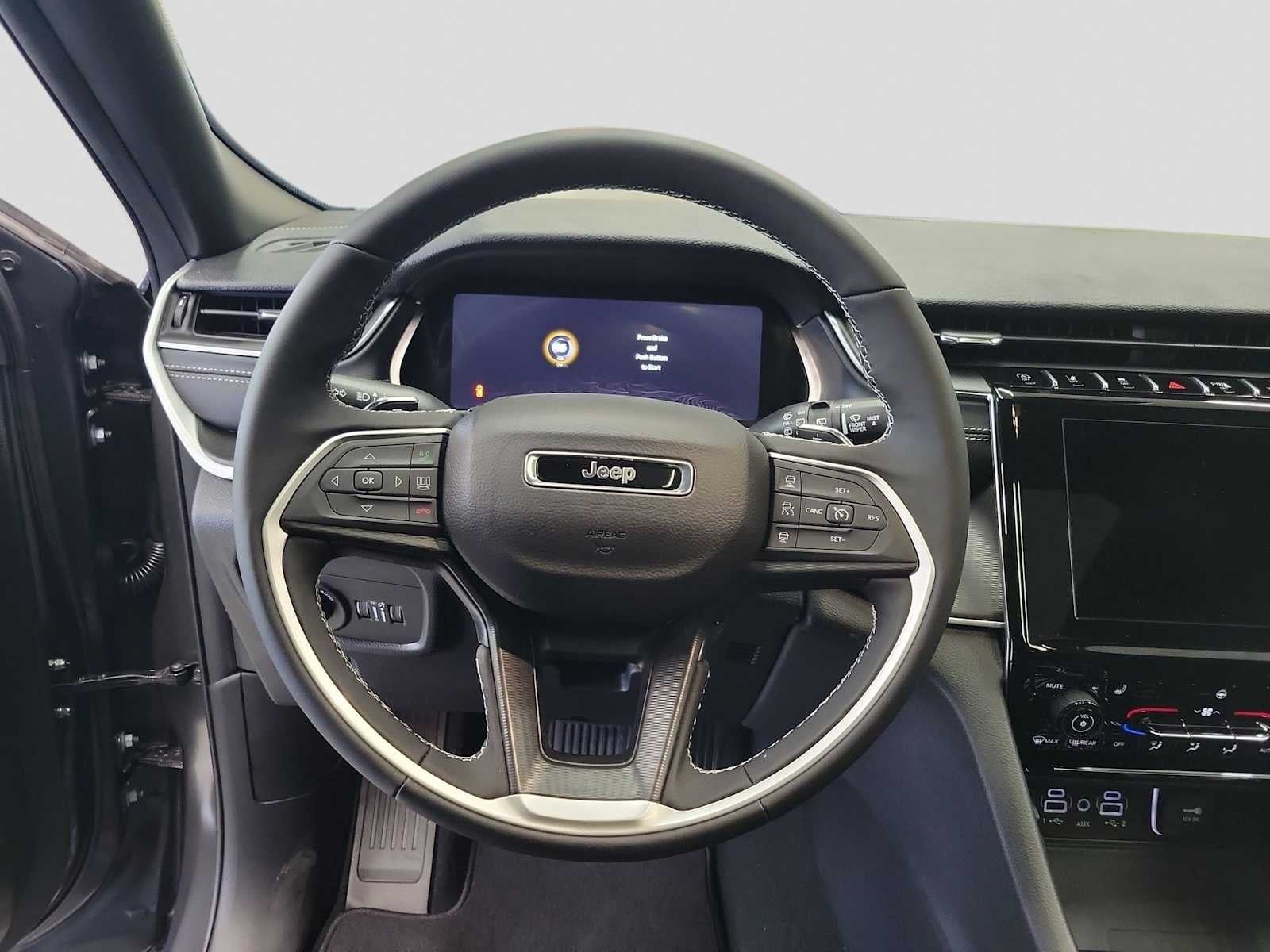 2026 Jeep Jeep Grand Cherokee GRAND CHEROKEE LAREDO X 4X2