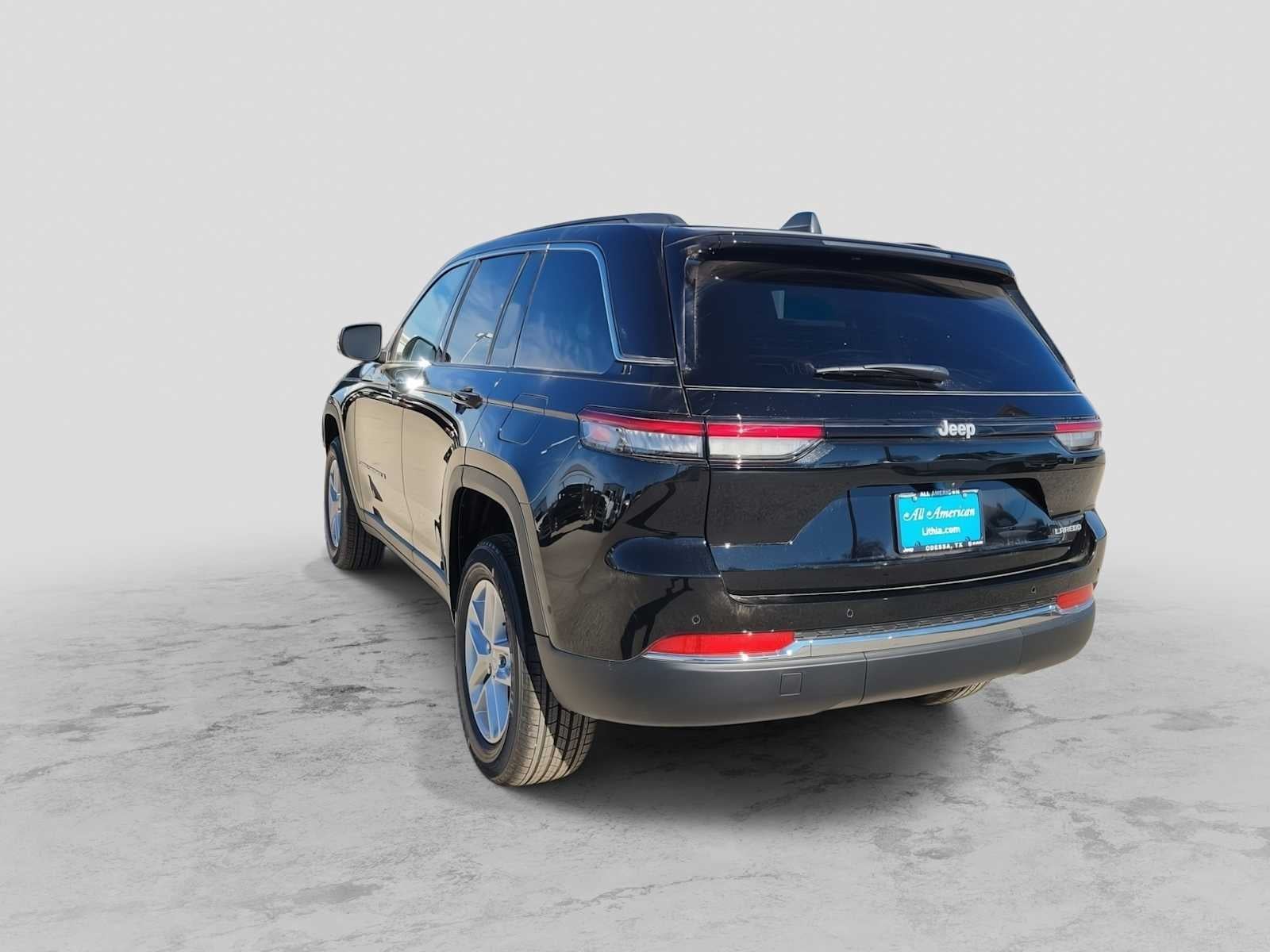 2025 Jeep Grand Cherokee GRAND CHEROKEE LAREDO X 4X2