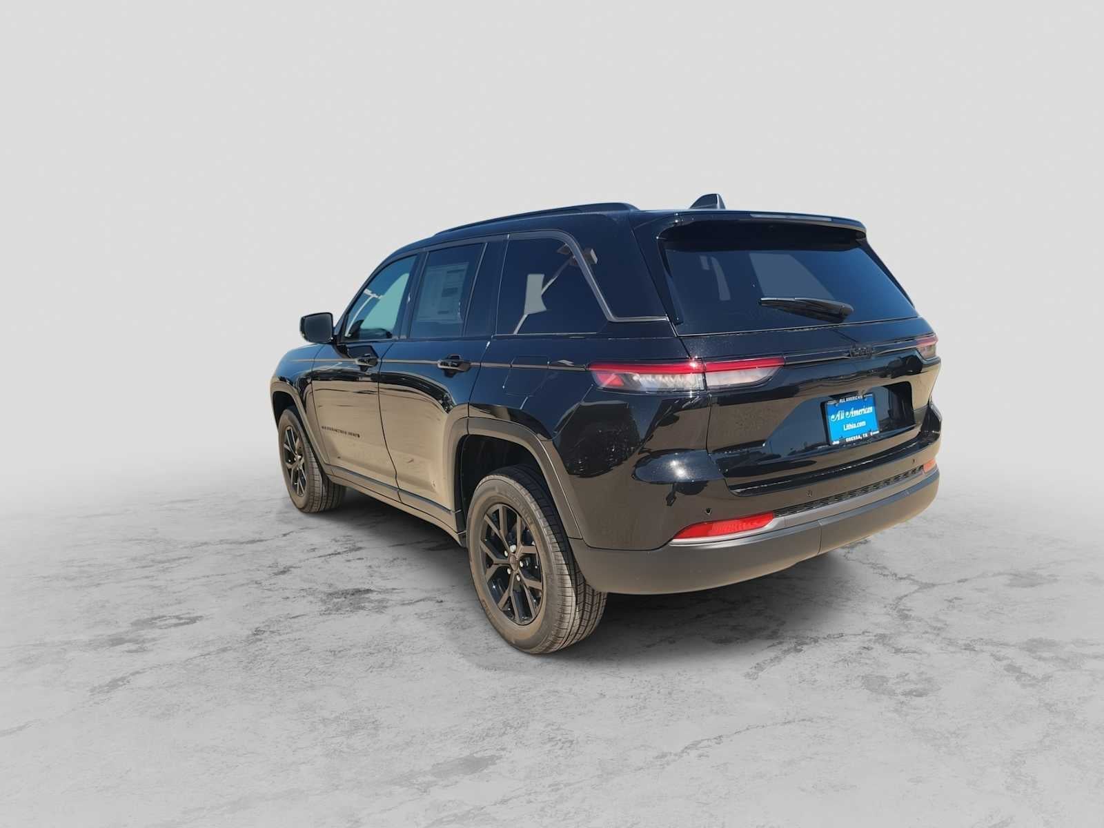 2026 Jeep Grand Cherokee GRAND CHEROKEE LAREDO ALTITUDE 4X2