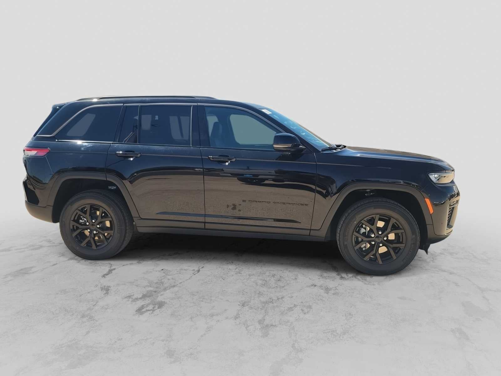 2026 Jeep Grand Cherokee GRAND CHEROKEE LAREDO ALTITUDE 4X2